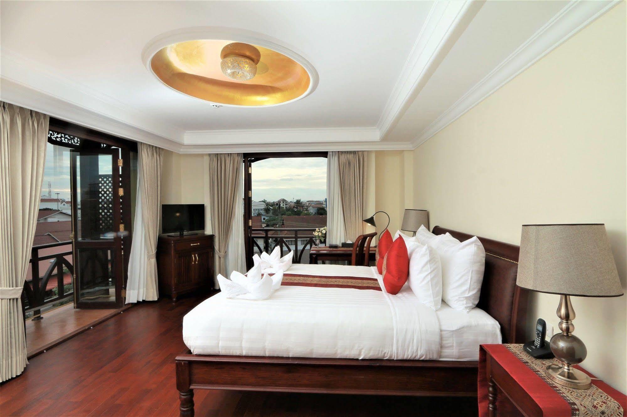 Phasouk Vien Chantra Hotel Вьентьян Экстерьер фото